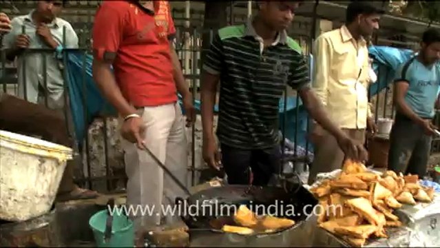 1866.Street food in New Delhi.mov