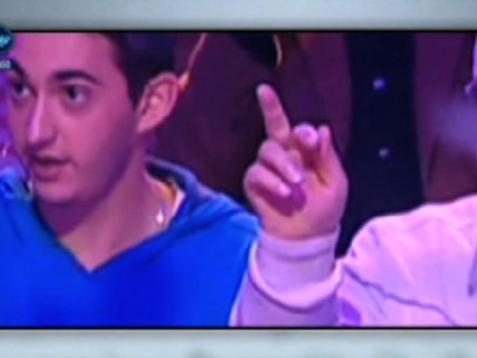 Un doigt d'honneur dans un jeu de TF1 ! Vidéo Dailymotion