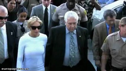 Lohan agradece la ayuda económica de Charlie Sheen