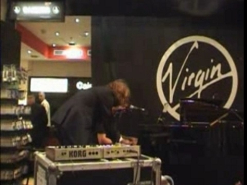 Le demon pupkin virgin megastore