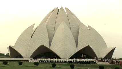 2283.Time Lapse of Lotus Temple in Delhi.mov