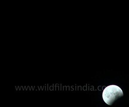 2047.Lunar eclipse - 15th June 2011.mov