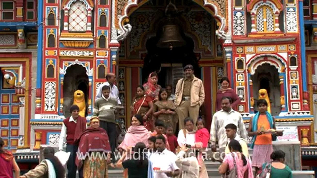 2142.Badrinath Temple in Uttrakhand.mov