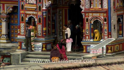 2184.Badrinath temple in the Himalaya.mov