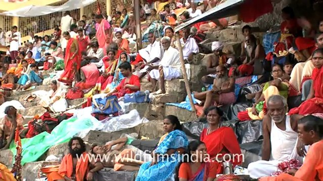 2341.Baba singing bhajan in Ambubachi mela.mov