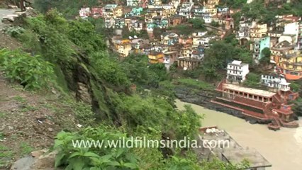 2360.Alaknanda and Bhagirathi confluence at Devprayag.mov