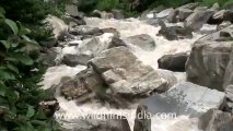 2369.Rushing water on the way to Valley of flowers.mov