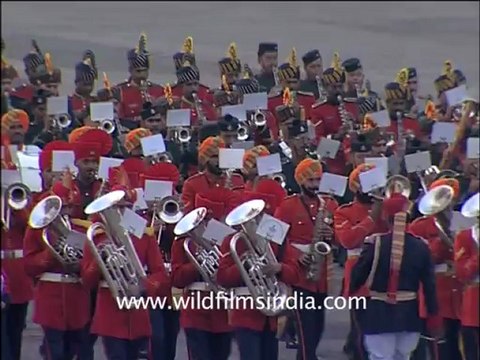 2422.Beating the retreat ceremony at vijay chowk.mov