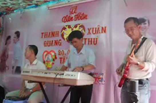 0918979399 Cho thue dan nhac song, ca si, mc dam cuoi, lien hoan gia re