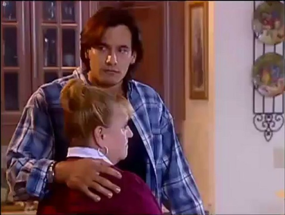 Escenas de Mario Cimarro en Gata Salvaje 15-16
