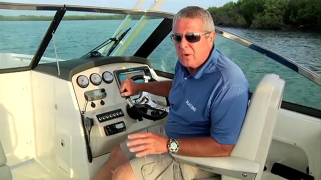 Boston Whaler 270 Vantage - Boat Buyers Guide 2013
