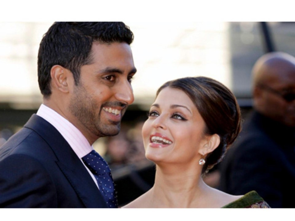 Abhishek Bachchan Plans To Gift Aishwarya Rai Bachchan A New Car [HD]