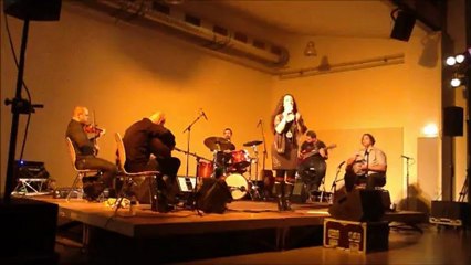 بنت الشلبيه واغنيات تراثيه-ليون2012