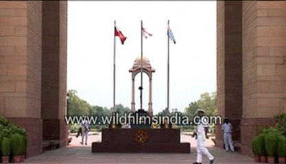 2932.Amar Jawan Jyoti - A tribute to martyrs.mp4