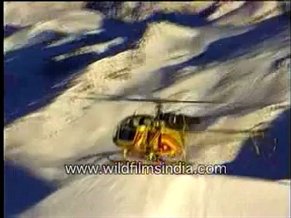 375.Helicopter on a razor edge.mp4