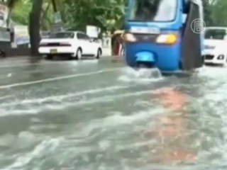 Шри-Ланку заливают дожди, есть жертвы