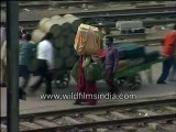 717.Woman carrying goods.mp4