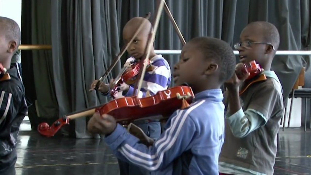 LES PETITS VIOLONS : LES PREMIERS PAS