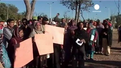 Pakistan: manifestazioni per la ripresa della campagna...