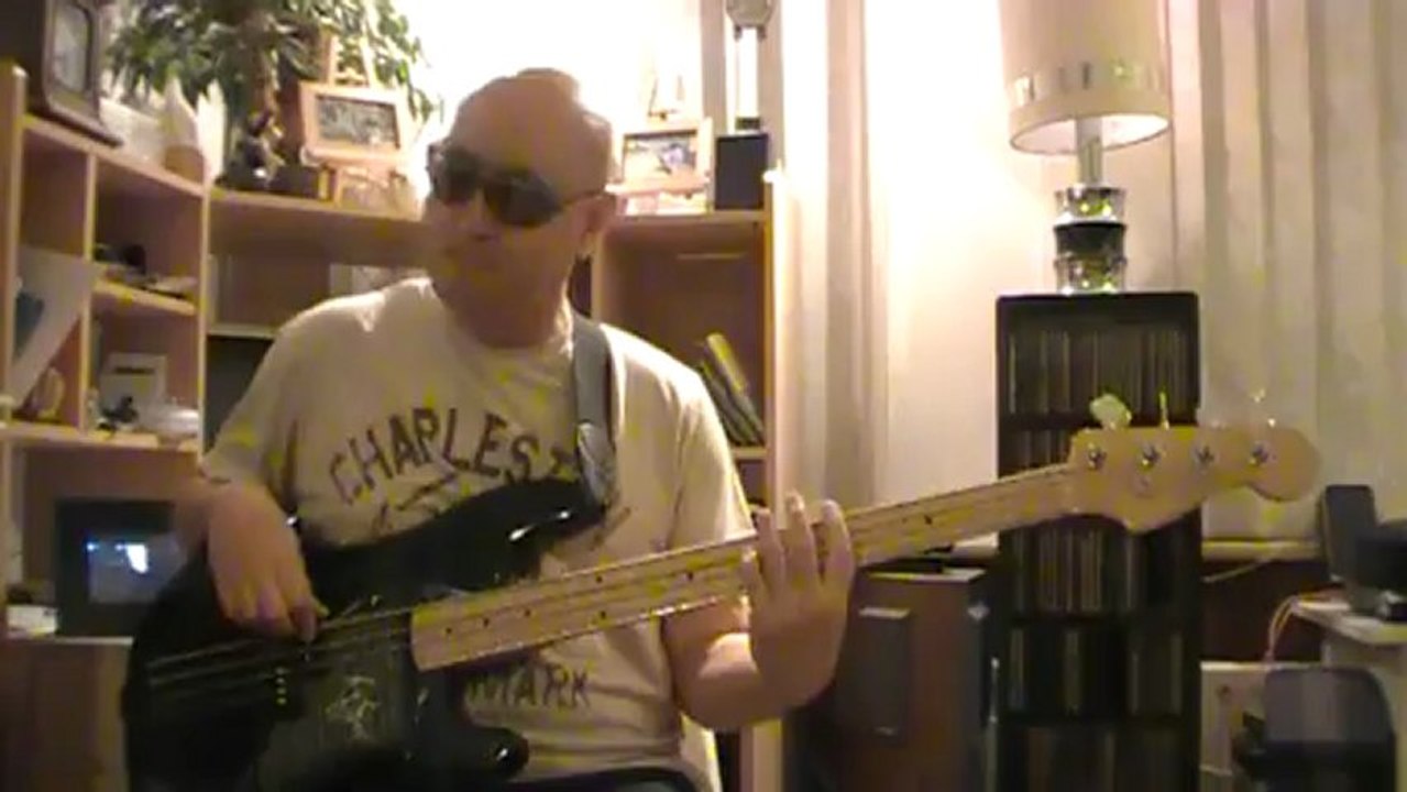 Feliz Navidad Michael Buble & Thalia basscover Bob Roha