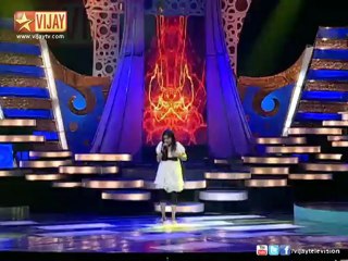 Soundharya sings Kana Kangiren from Anantha Thaandavam