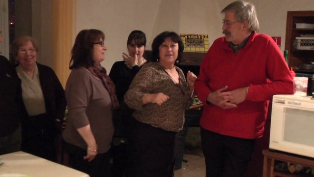 Les Joyeux Canaris offrent le repas de Noël à l'ASC dans la joie et la bonne humeur !