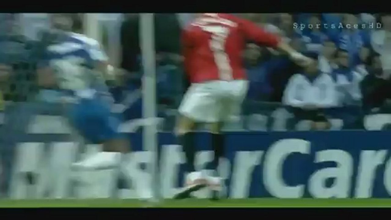 Ronaldo nã đại bác từ khoảng cách 30m vào lưới FC Porto (năm 2009)