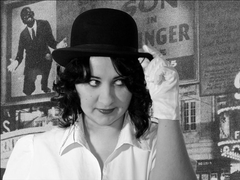 LoliDiam'S  "You can laeave your hat on"