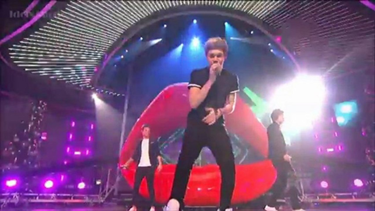 One Direction on X Factor USA carpet highlight performs Performs "Kiss You" Last Night