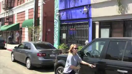 Jennifer Aniston, Pole Dancer?