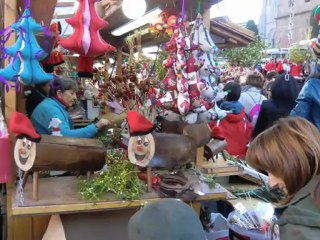Christmas Traditions in Barcelona - "Fira de Santa Llúcia" - "Caganers" - "Caga Tió"