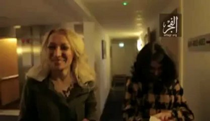 فرحة علياء المهدي بعد خلع ملابسها رفضا للدستور-الكليبات