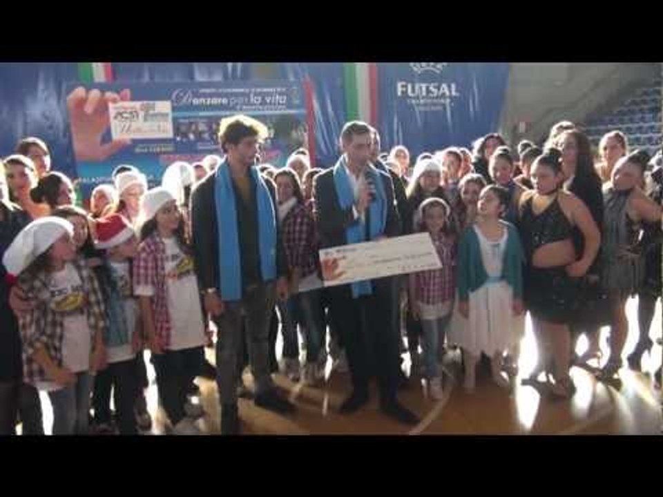 Aversa (CE) - Telethon, Stefano De Martino al P...