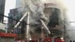 Hundreds of firefighters battle China building blaze