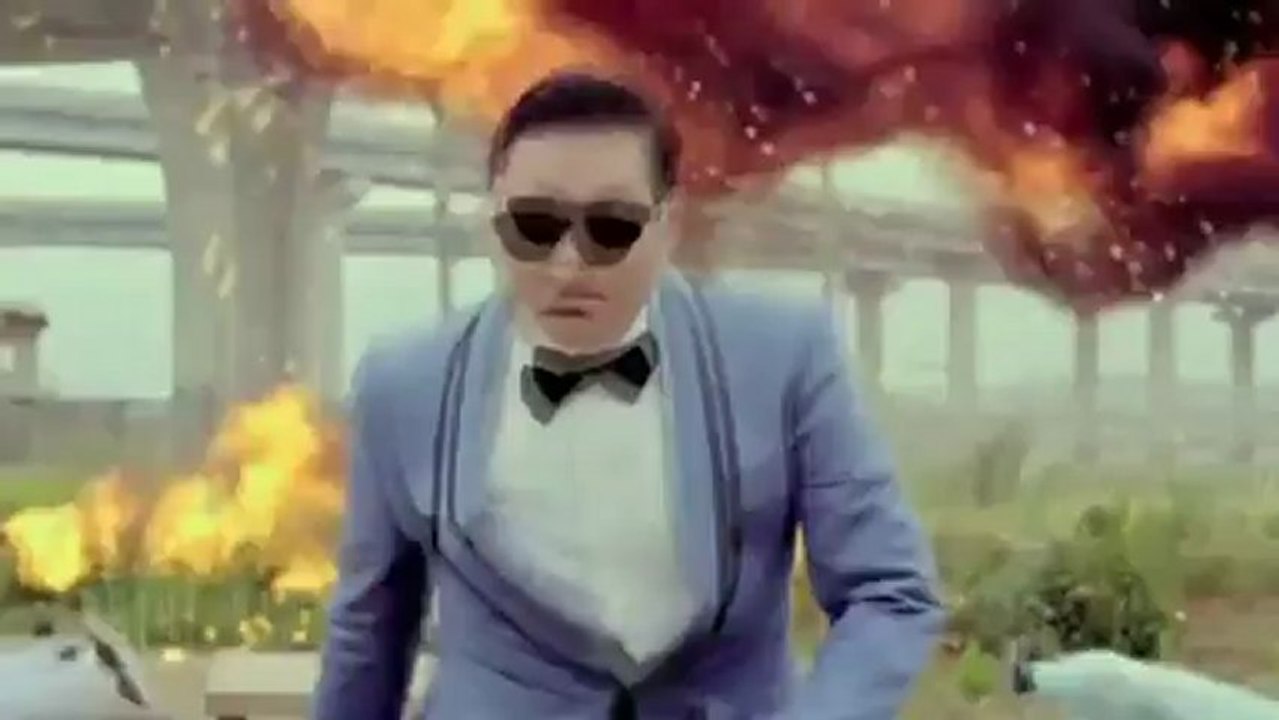 Pop Danthology 2013 - Mashup of 50+ Pop Songs (DJ Earworm Inspired) HD