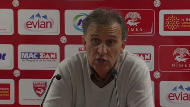 Conférence de presse Nîmes Olympique - Chamois Niortais : Victor ZVUNKA (NIMES) - Pascal GASTIEN (NIORT) - saison 2012/2013