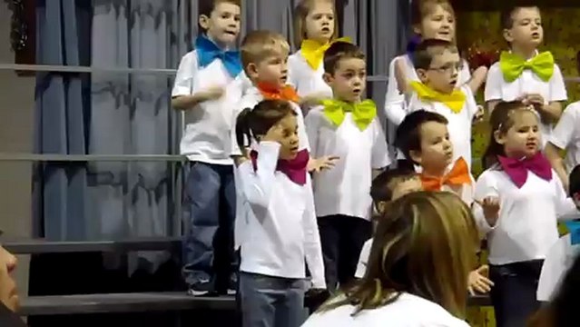 gocanada 20121218 XmasShowtime- Cha3