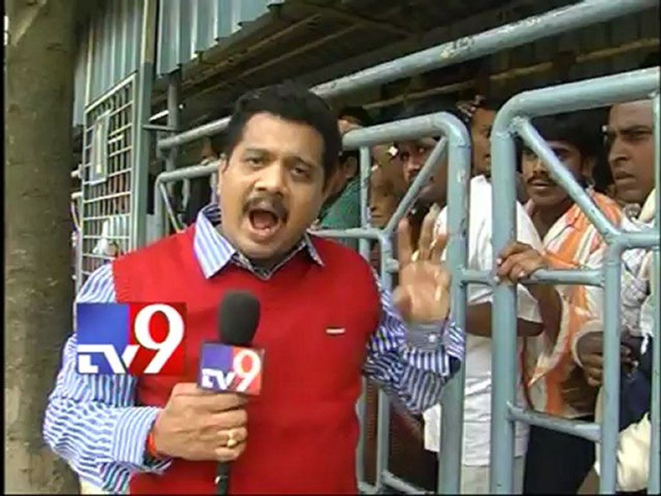 Devotees fire on TTD management
