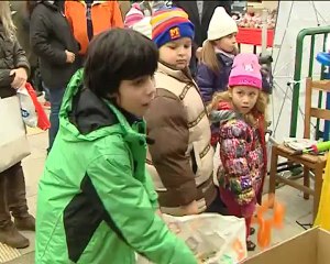 Λαμία: Μάζεψαν παιχνίδια για τα φτωχά παιδιά