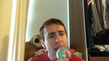 Wiwi égratigne "derrière mes solaires" de Thomas Marfisi