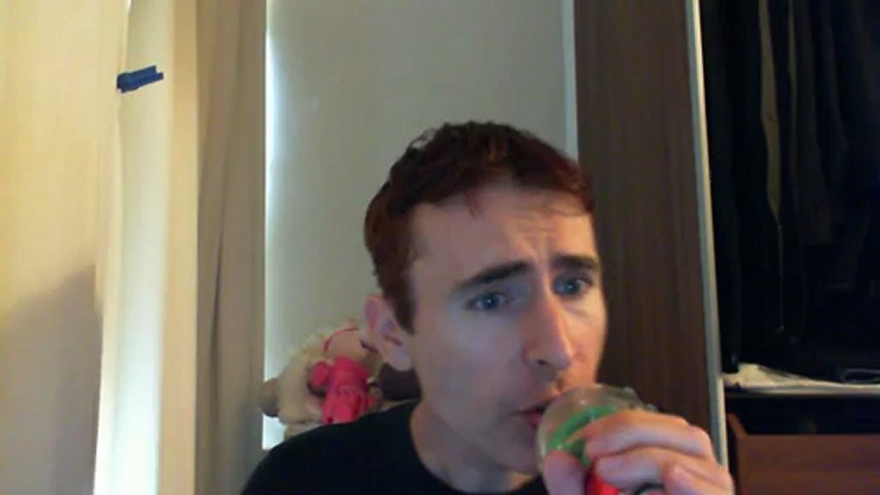 Wiwi égratigne "protège moi" de Placebo