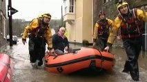 Royaume-Uni : d'importantes inondations à la veille de Noël