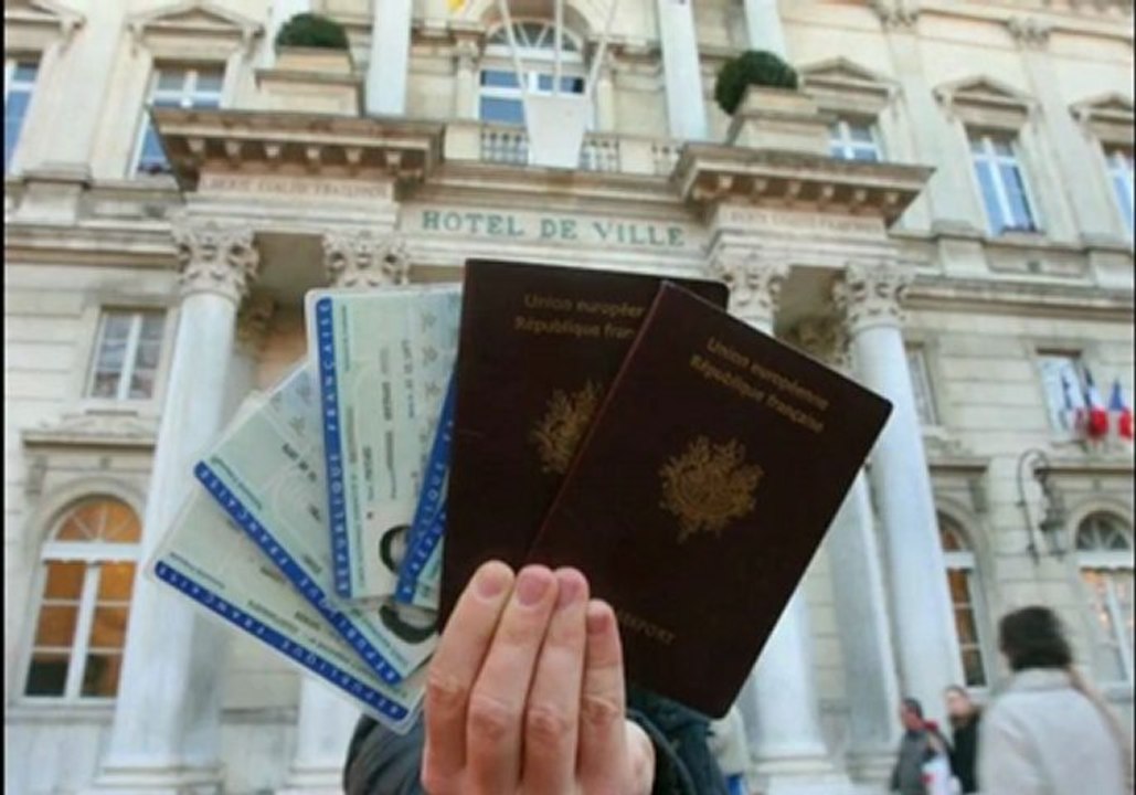 Faux papiers : permis de conduire, carte d'identité, passeport, carte grise