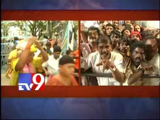 Devotees protest on TTD at Narayanagiri gardens
