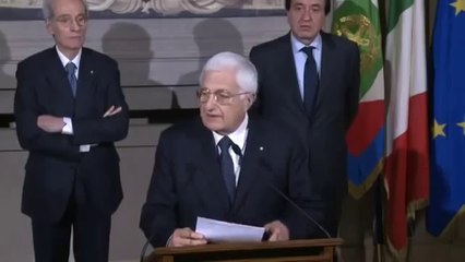 Video herunterladen: Napolitano - Marra legge il comunicato sul decreto di scioglimento delle Camere (23.12.12)