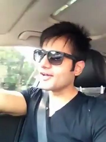 Karan Tacker Wishes Merry Christmas & Happy New Year To Fans !