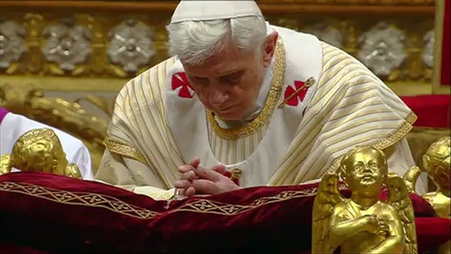Bento XVI celebra Missa do Galo