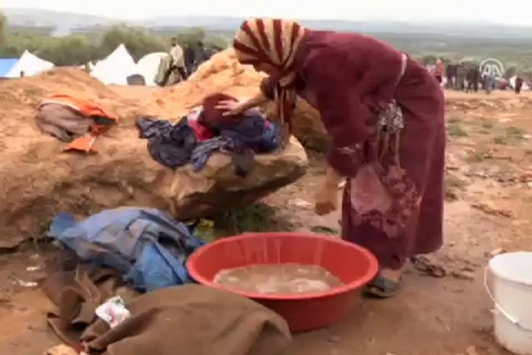 Suriye'de çadırda ''anne'' olmak