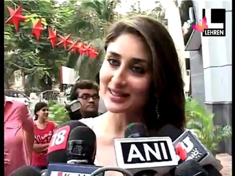 Kareena Unveils Richas Book