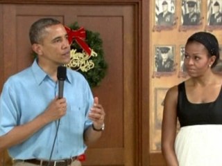 Obama visits troops in Hawaii